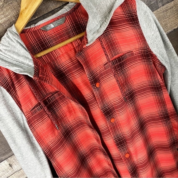 The North Face Granola Girl Womens Orange Plaid Button Up Hooded Shirt - Picture 6 of 6